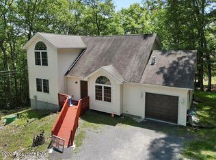 2177 Southport Dr, Bushkill, PA 18324