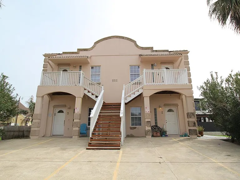 107 E Swordfish St #202 — Photo 1