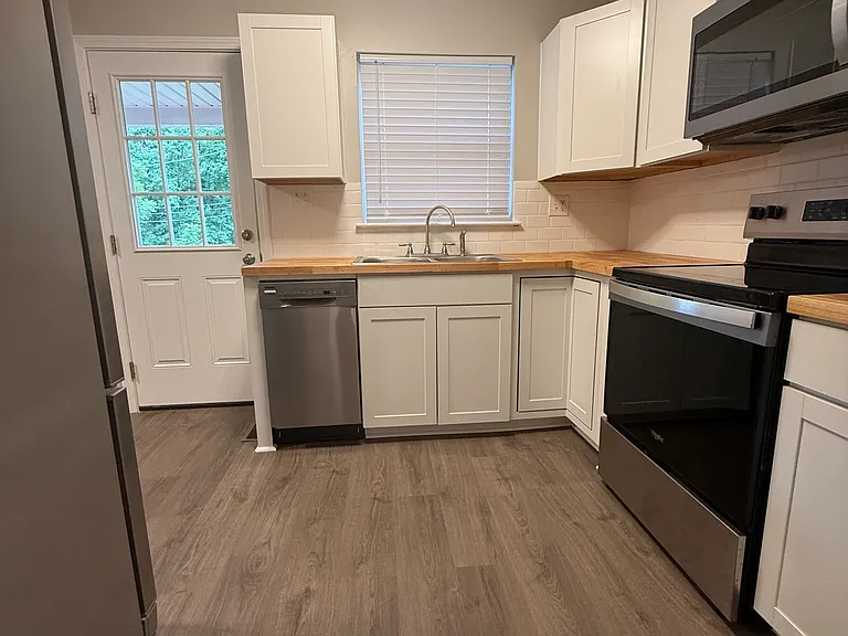 153 15th Ave NW — Photo 4
