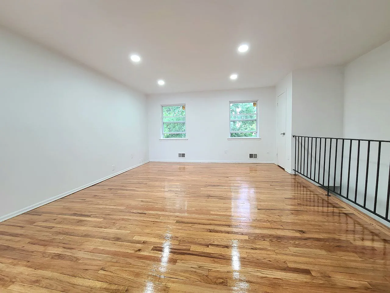 2 bed, 1200 sqft, $2,595 — Photo 2