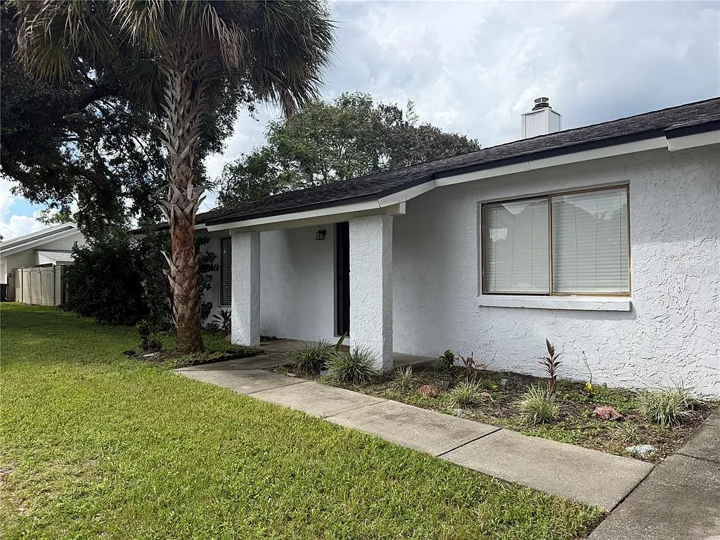 3 bed, 2.0 bath, 1548 sqft, $2,200 — Photo 1