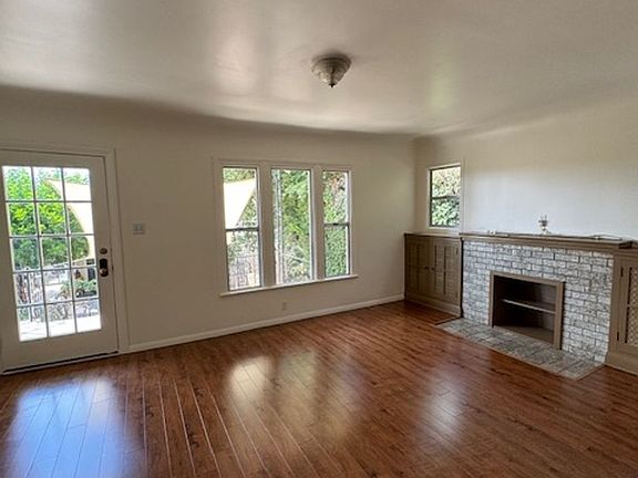 3rd image of 344 Vista Pl