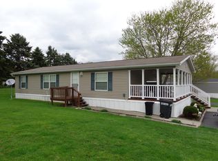 17 Tudor Dr, Belle Vernon, PA 15012