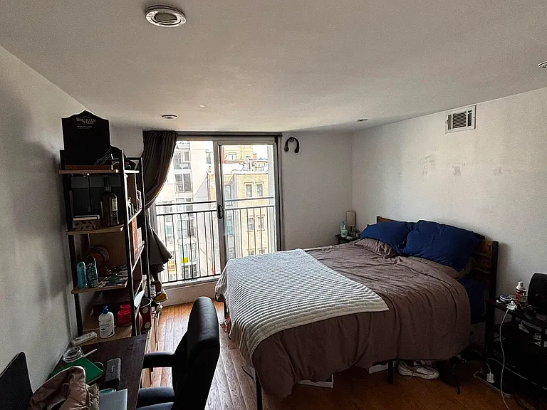 141 Dupont St #4B — Photo 10