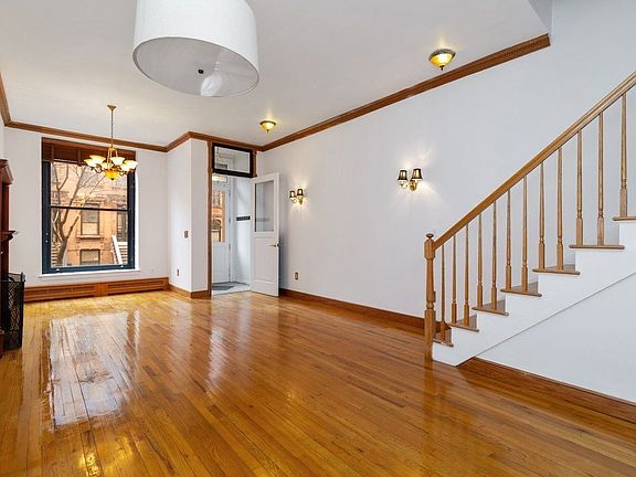 3rd image of 21 W 123rd St #1