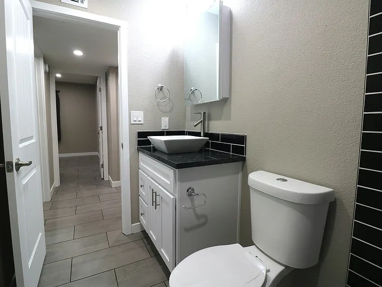 1 N Naco Way #1 — Photo 14