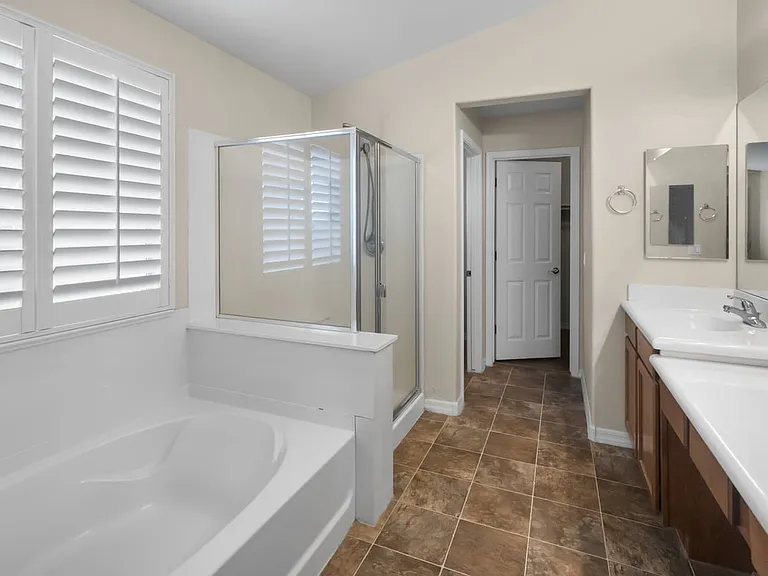 2501 S 255th Dr — Photo 12