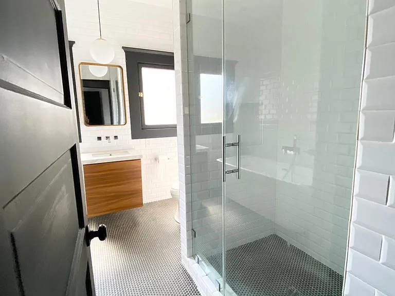 1548 W 48th St — Photo 37