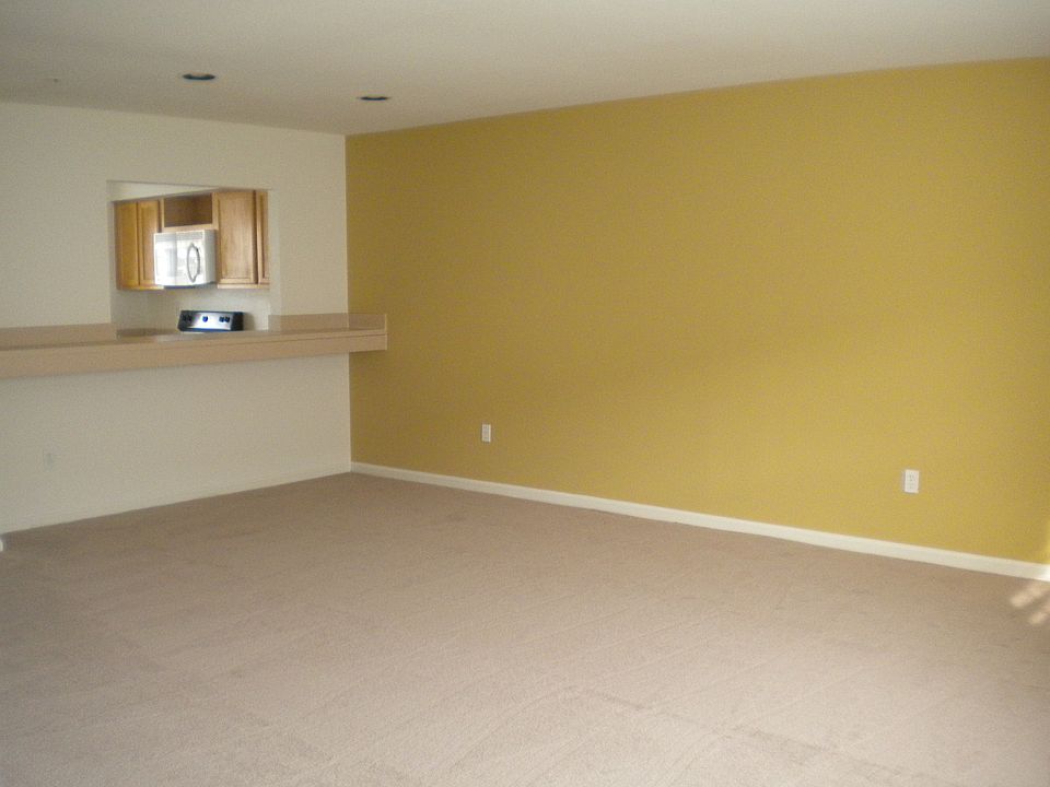 Living Dining Area
