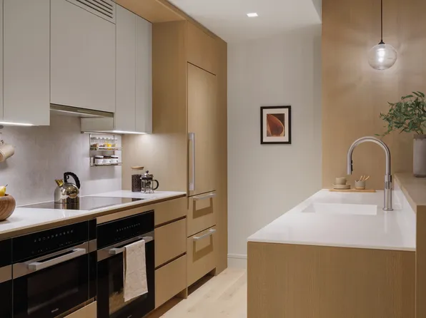 428 West 19th Street 3B image 2 of 16