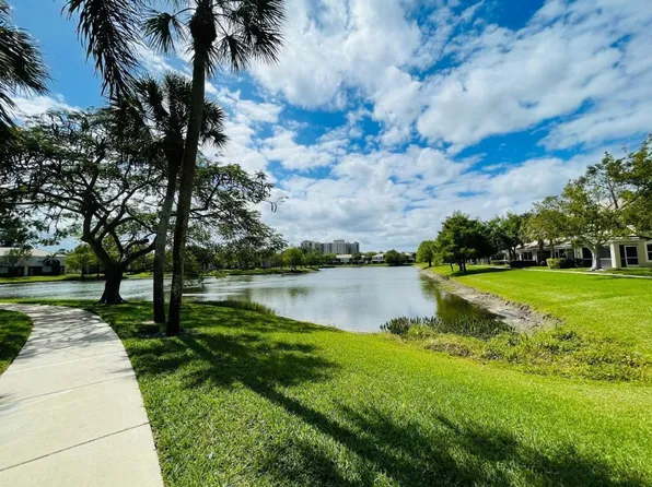 4855 Palmbrooke Cir, West Palm Beach, FL 33417