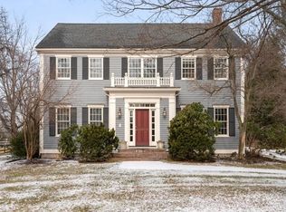 102 Benvenue St, Wellesley, MA 02482