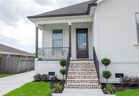 2nd image of 3312 Plaza Dr