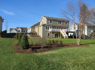 751 Summer Creek Rd, Oconomowoc, WI 53066