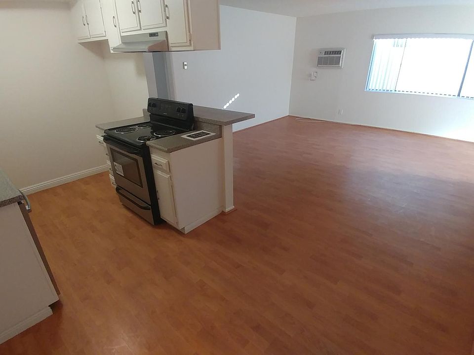 1st image of 5228 Hermitage Ave APT 11