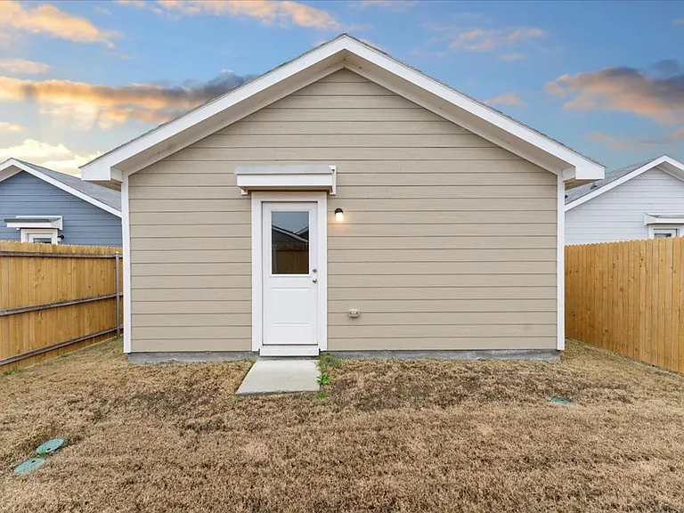 211 Herman Ln — Photo 36