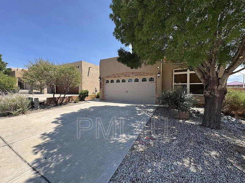 3 bed, 2.0 bath, 1500 sqft, $2,500 — Photo 3