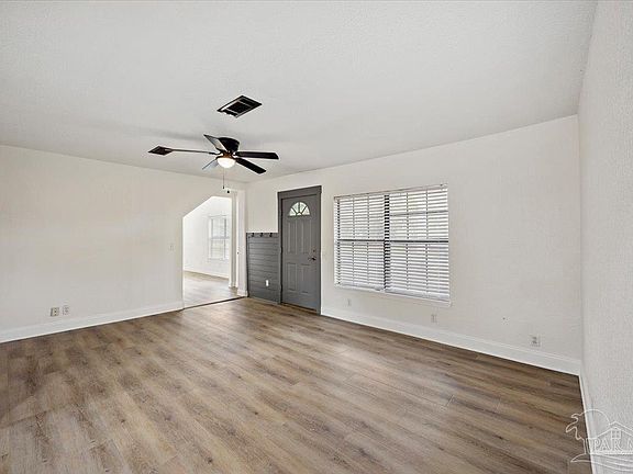 4th image of 4133 Lawrence Ave