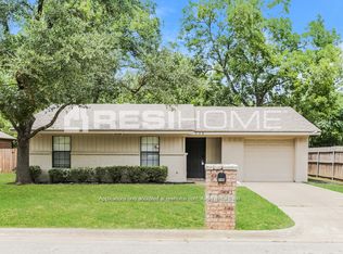 208 Lovelady St, Cleburne, TX 76033