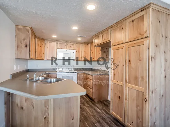 834 W Lennox St, Midvale, UT 84047