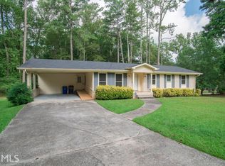 470 Kelly Dr, Fayetteville, GA
