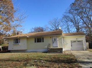 65 Knapp Rd, Mastic Beach, NY 11951