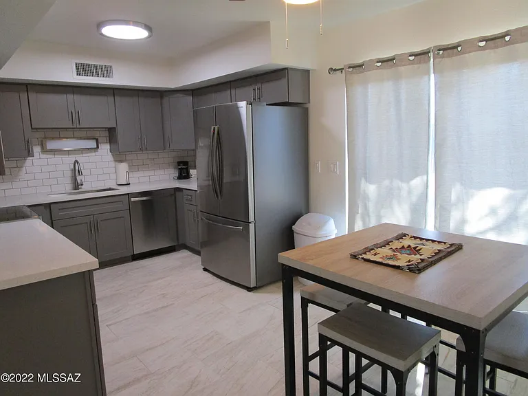 1627 E 13th St #1 — Photo 6