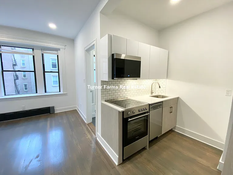 Queensberry St — Photo 10