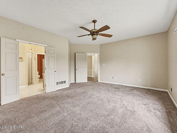 4th image of 60 Magnolia Ct