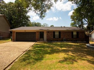 8 Turtle Creek Ct, Little Rock, AR 72211