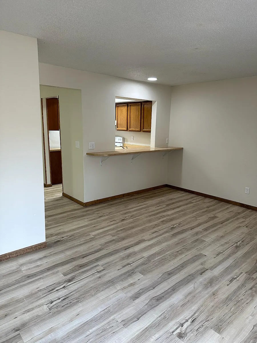 Building Photo - 303 Foxfire Dr