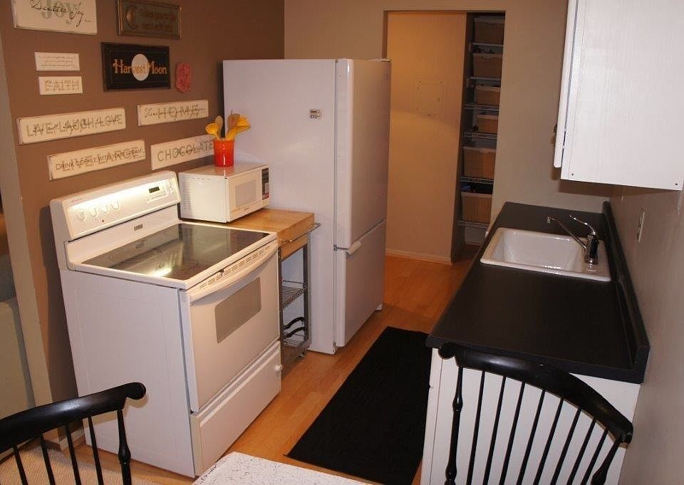 1st image of 823 Old Settlers Trl APT 8