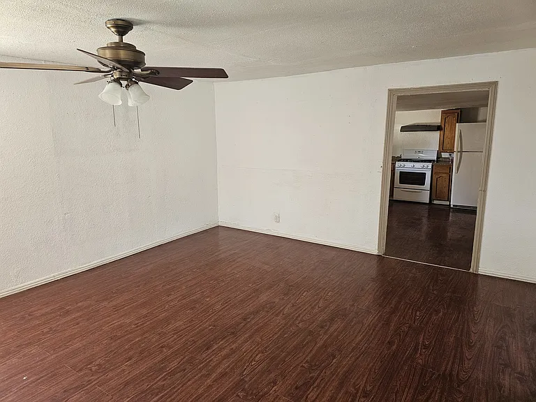 8715 Blossom Ave — Photo 8