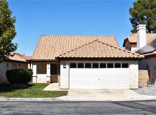 19270 Pine Way, Apple Valley, CA 92308