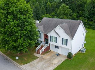 102 Vineyard Ridge Dr, Griffin, GA 30223
