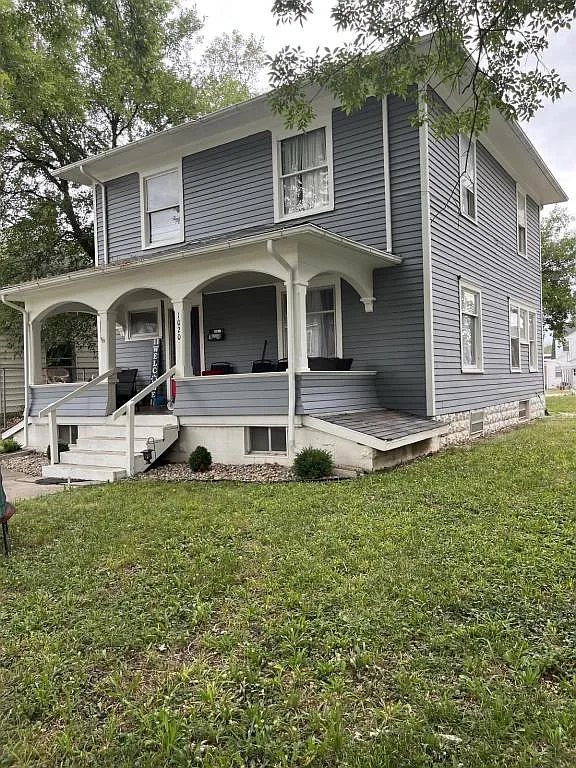 1020 Constitution — Photo 1