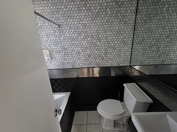 5th image of 459 E 135th St #3A