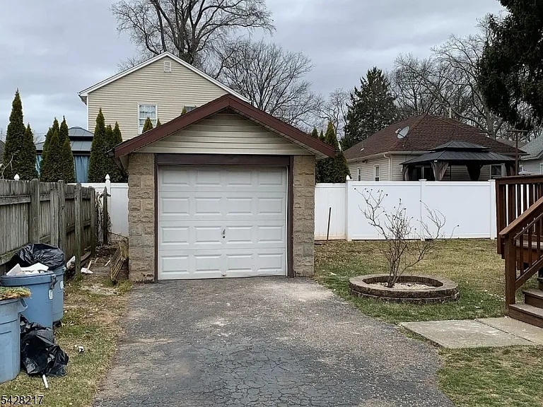 2144 Evans St — Photo 21