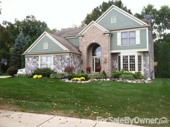 3911 Long Meadow Ln, Orion, MI 48359