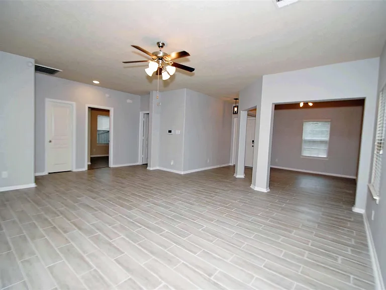7019 Hazelnut Ln — Photo 10