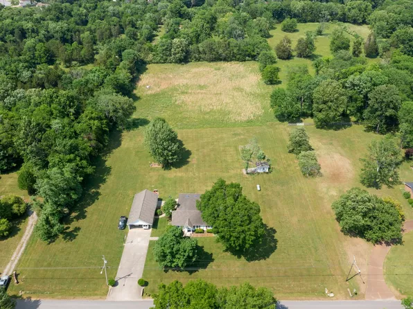 4100 Maxwell Rd, Antioch, TN 37013