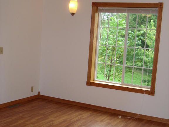 3rd image of 435 SE 3rd Ave