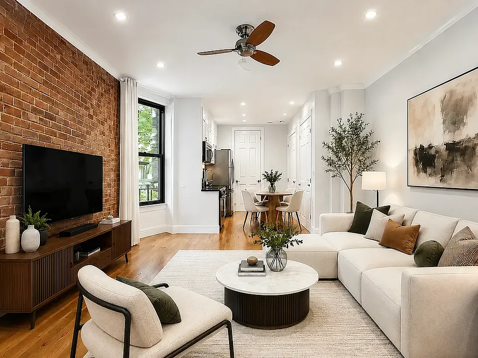 252 Mott St #19