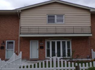 8816 Dee Rd UNIT B, Des Plaines, IL 60016