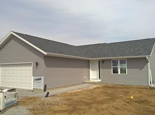 6609 J St SW, Cedar Rapids, IA 52404