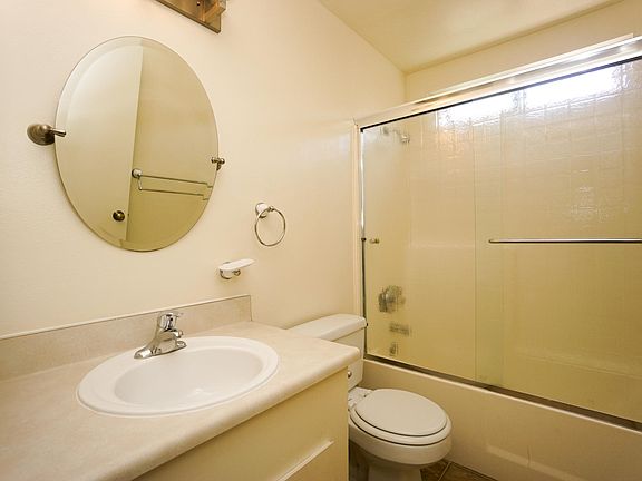 2nd image of 1518 Thomas Ave #1