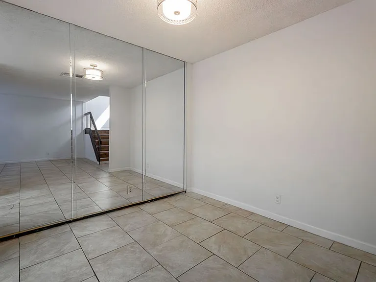 1722 E University Ave #7 — Photo 8