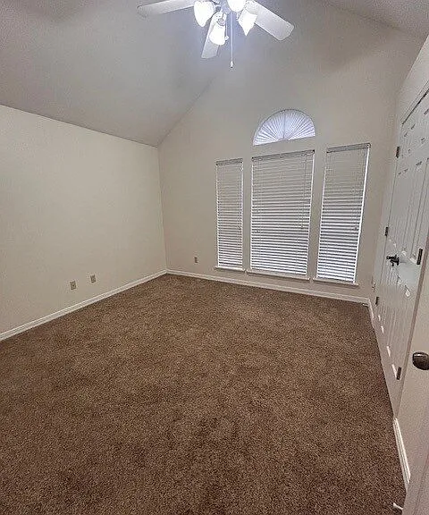 201 Cross Timbers St — Photo 3