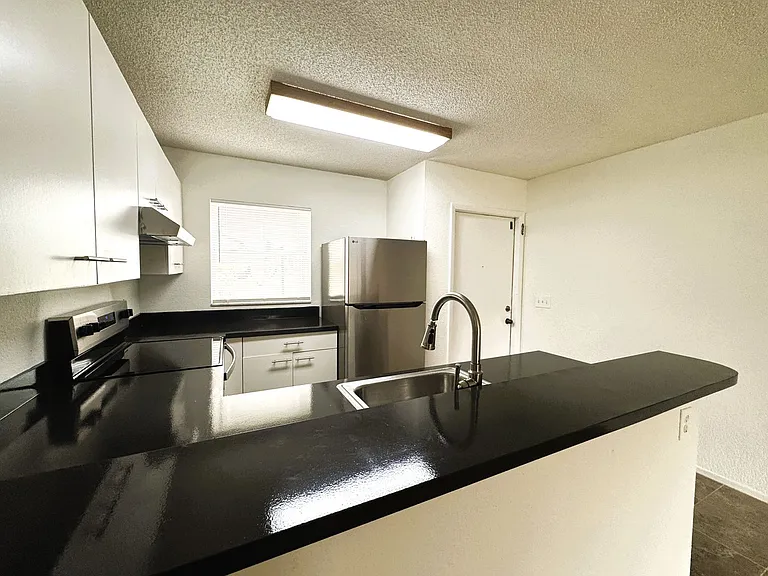 25100 Sandhill Blvd #M — Photo 4