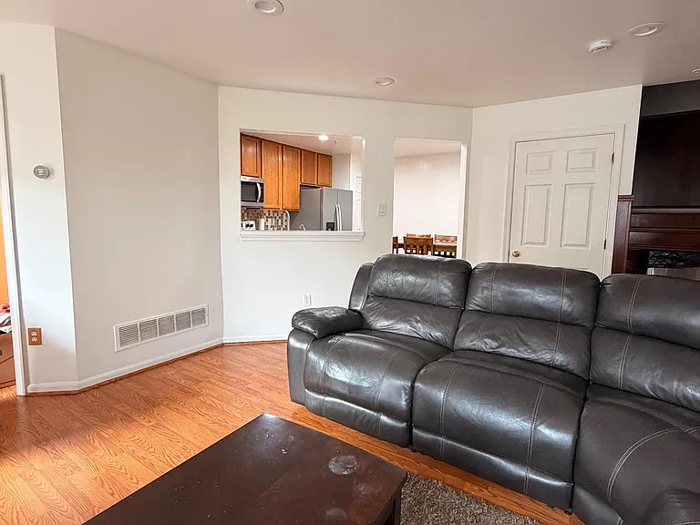 5707 Duke Ct — Photo 4